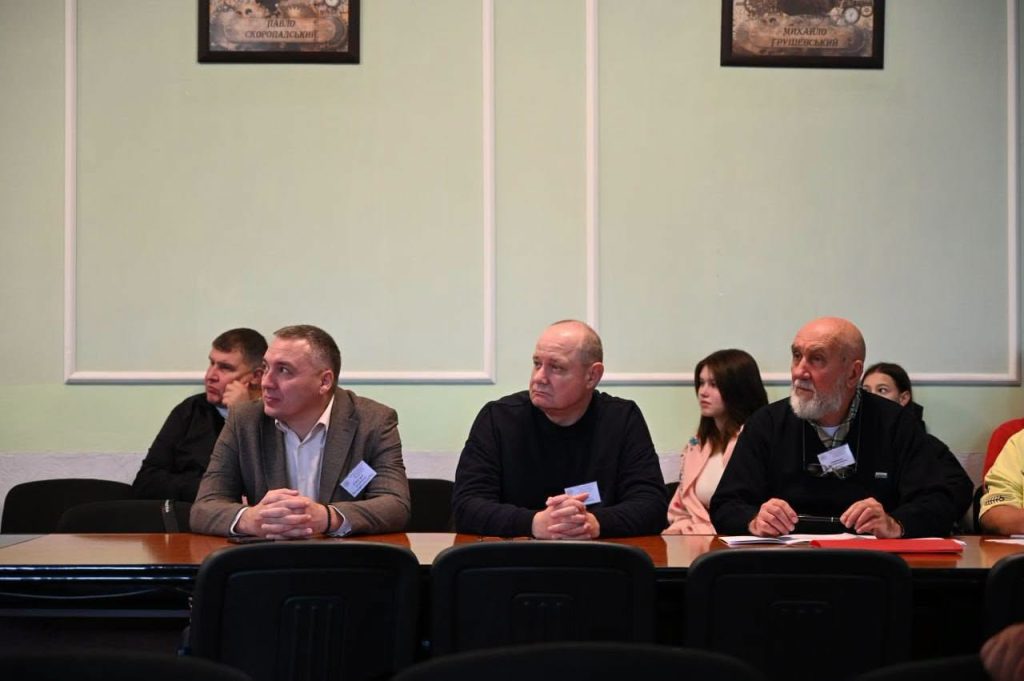 ІКОСГ НААН – У ПРОФЕСІЙНОМУ ДІАЛОЗІ З ГЕНЕТИКИ ТА СЕЛЕКЦІЇ ІКОСГ НААН – У ПРОФЕСІЙНОМУ ДІАЛОЗІ З ГЕНЕТИКИ ТА СЕЛЕКЦІЇ