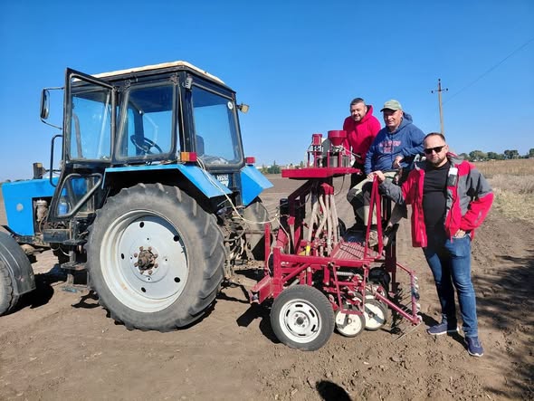 МАЙБУТНІЙ УРОЖАЙ ПОЧИНАЄТЬСЯ З МАЛЕНЬКОЇ НАСІНИНИ